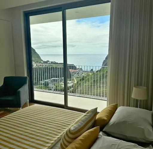 Cardais Paradise View Vila